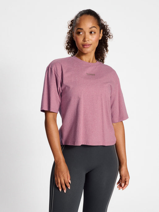 Hummel Women's LGC Dana Short Boxy T-Shirt Rayon Velvet Corduroy