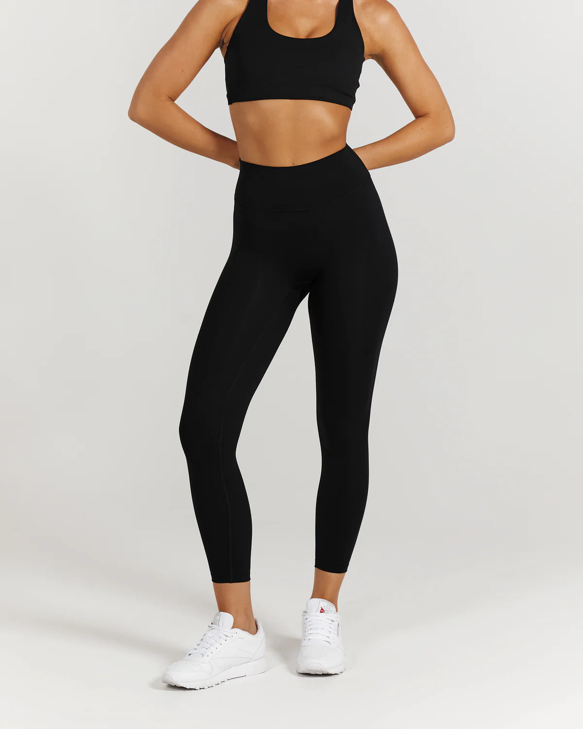 Muscle Republic | Luxe Leggings 24" - Black Fashionable Tummy Control Leggings