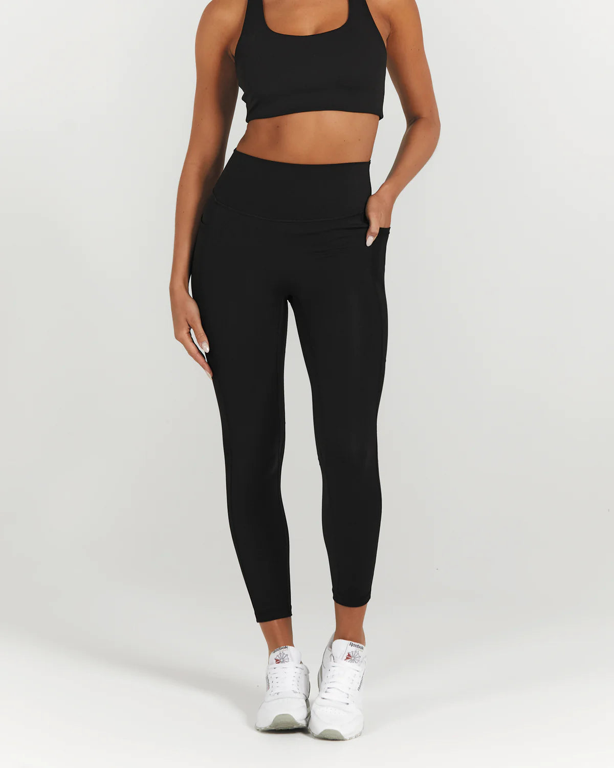 Muscle Republic | Motion Pocket Leggings 24" - Black Trendy Sports Performance Leggings